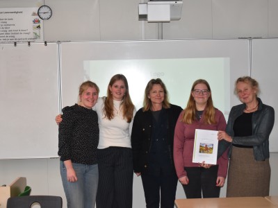 Leanne, Emilie, Petra (Biosintrum), Janna en Heleentje (Spark the Movement)