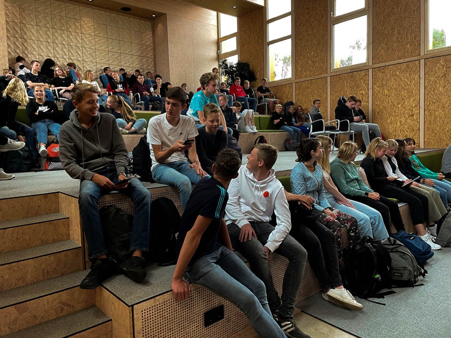 Studenten Stellingwerfcollege tijdens de dag: 'Energie van Morgen' | Foto: Biosintrum