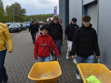 Kruiwagenmars 22 april 2024 Studenten Aeres Foto Desiree Schouten