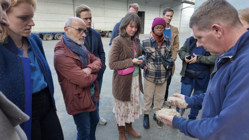 Learning from Regional Expertise Hippo Lino